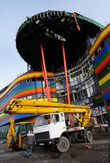 Пожар в торговом центре "Алания Молл" во Владикавказе