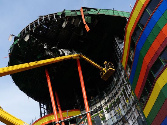 Пожар в торговом центре "Алания Молл" во Владикавказе