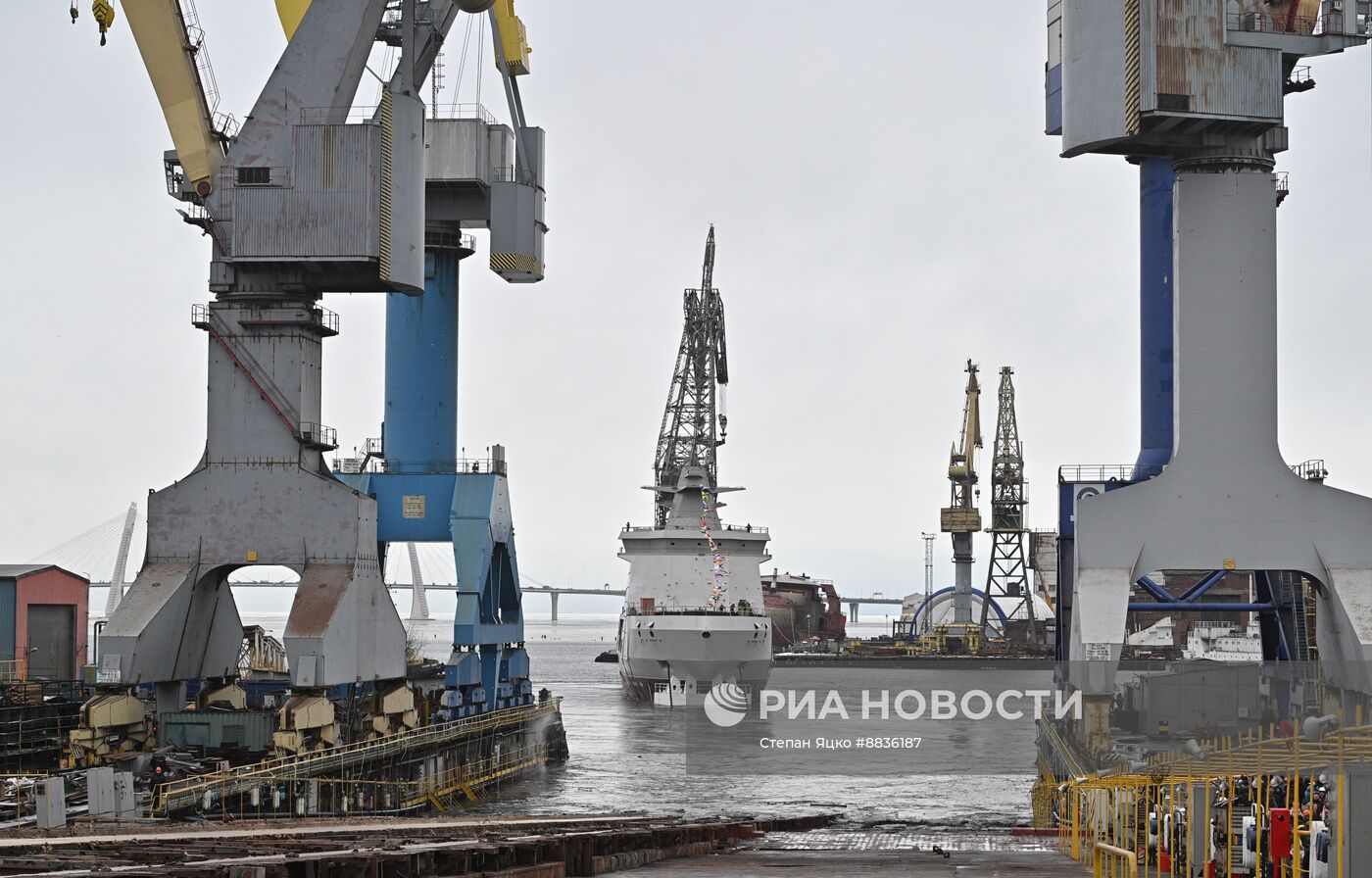 Патрульный корабль ледового класса "Николай Зубов" спустили на воду в Санкт-Петербурге