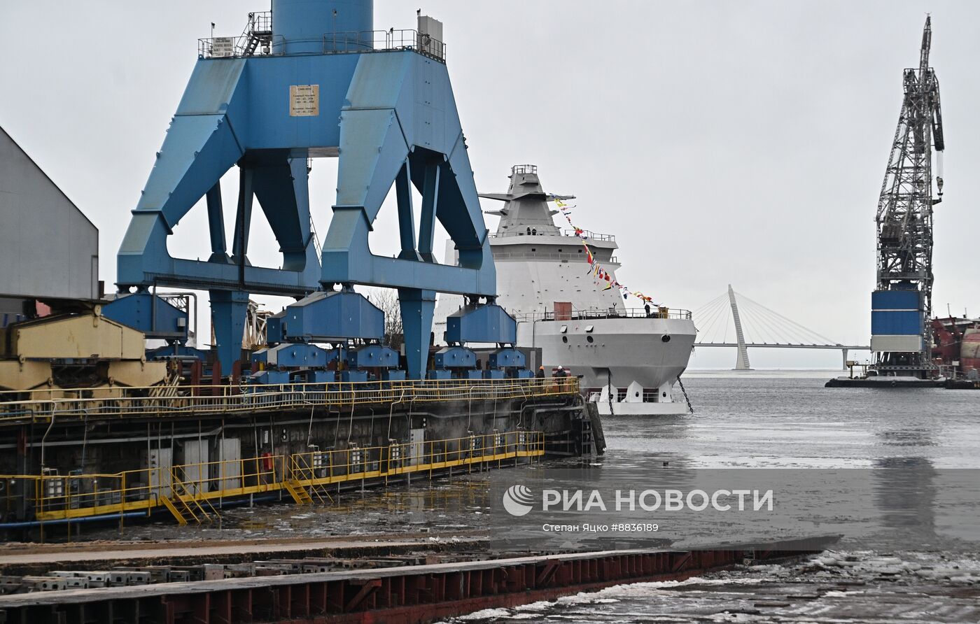 Патрульный корабль ледового класса "Николай Зубов" спустили на воду в Санкт-Петербурге