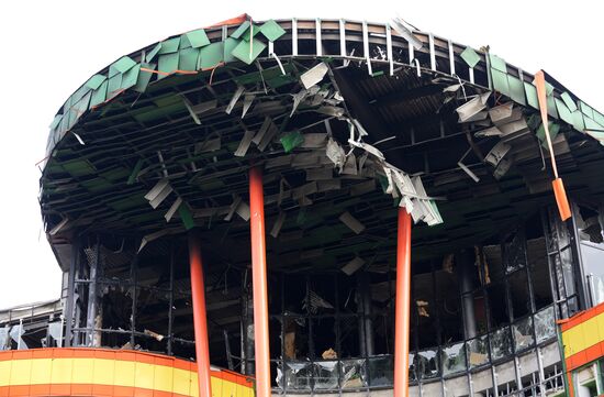 Пожар в торговом центре "Алания Молл" во Владикавказе