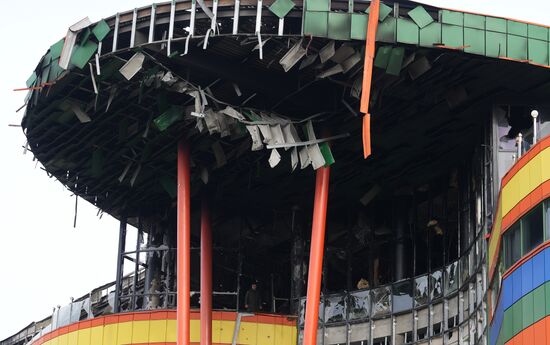 Пожар в торговом центре "Алания Молл" во Владикавказе