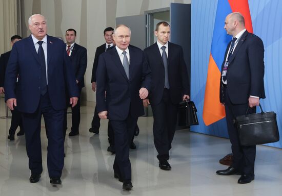 Президент Владимир Путин принял участие в заседании Высшего Евразийского экономического совета