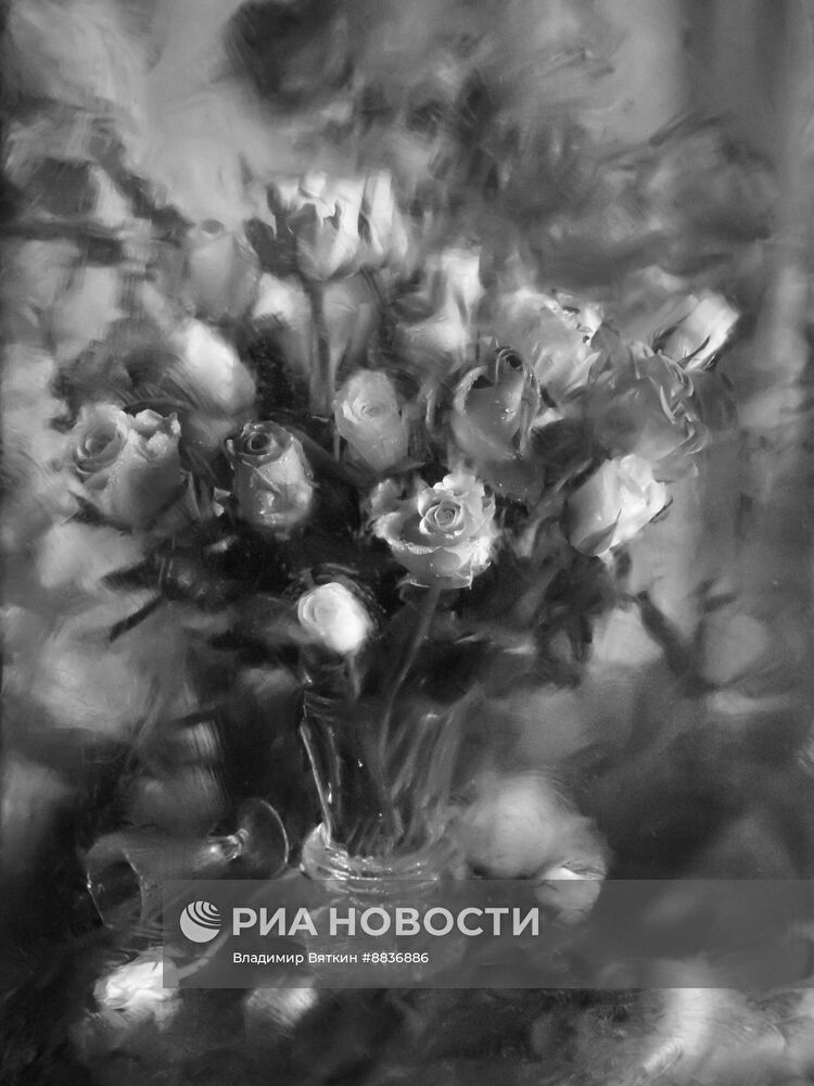 "Натюрморт с цветами из авторской серии Владимира Вяткина "Настроение цветов"