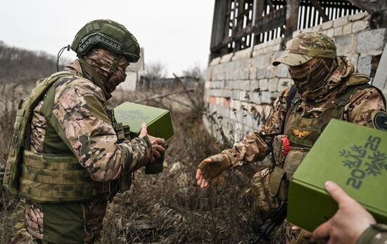 Подготовка военнослужащих группировки "Запад" к Новому году