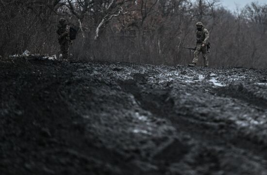 Боевое слаживание штурмовиков и расчетов БПЛА группировки "Запад" на Краснолиманском направлении