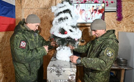 Подготовка военнослужащих группировки "Центр" к празднованию Нового года