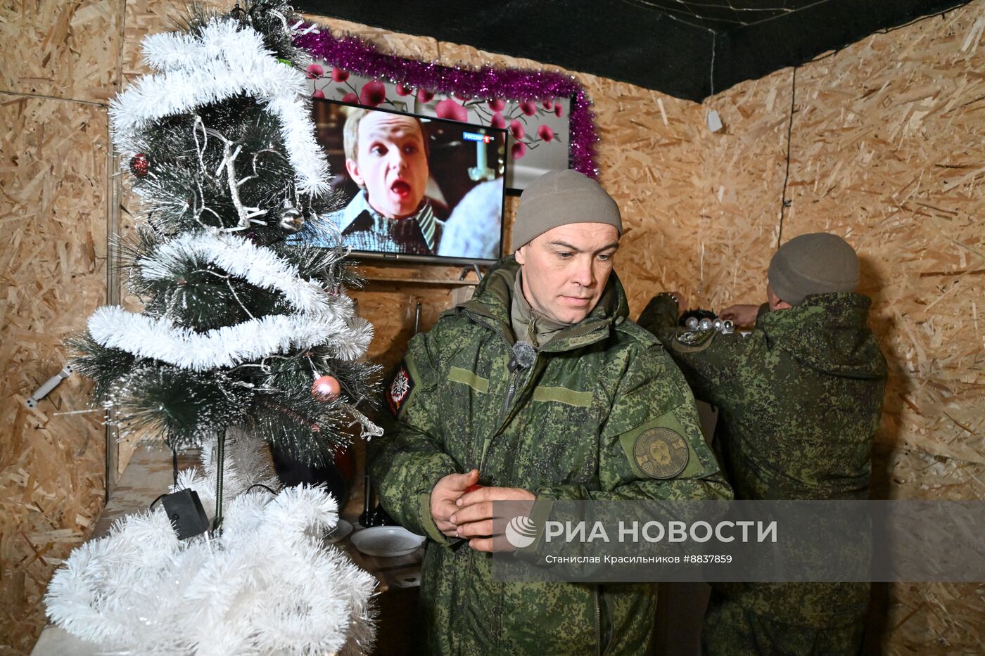 Подготовка военнослужащих группировки "Центр" к празднованию Нового года