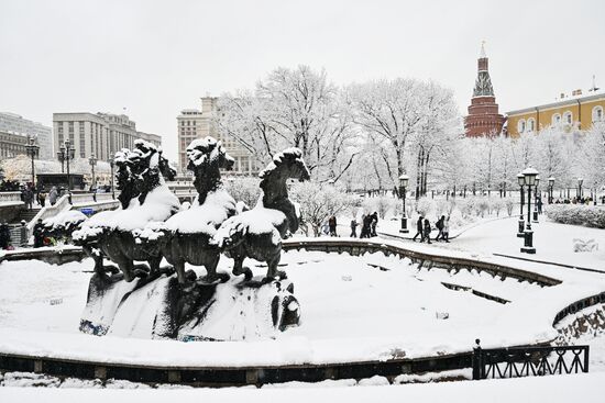 Снег в Москве