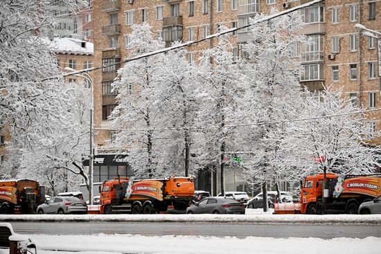 Снег в Москве