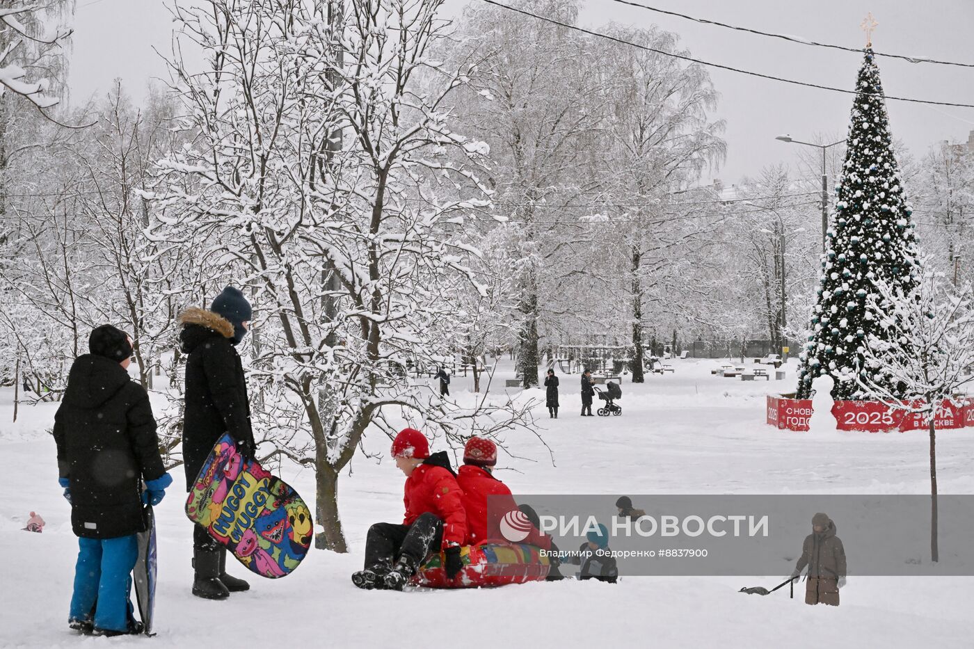 Снег в Москве