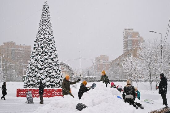 Снег в Москве