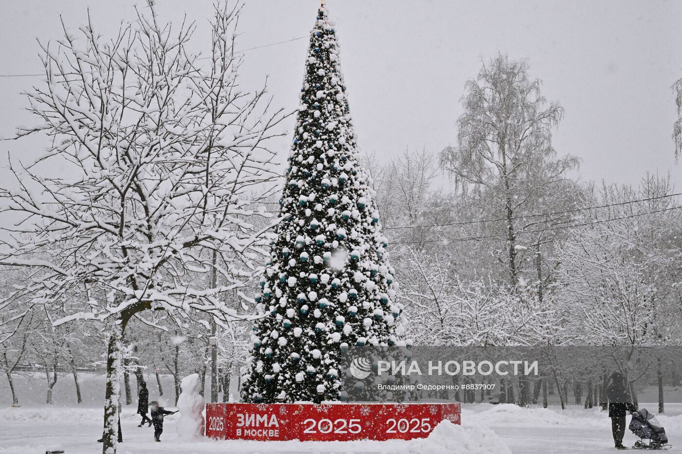 Снег в Москве