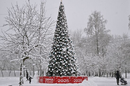 Снег в Москве