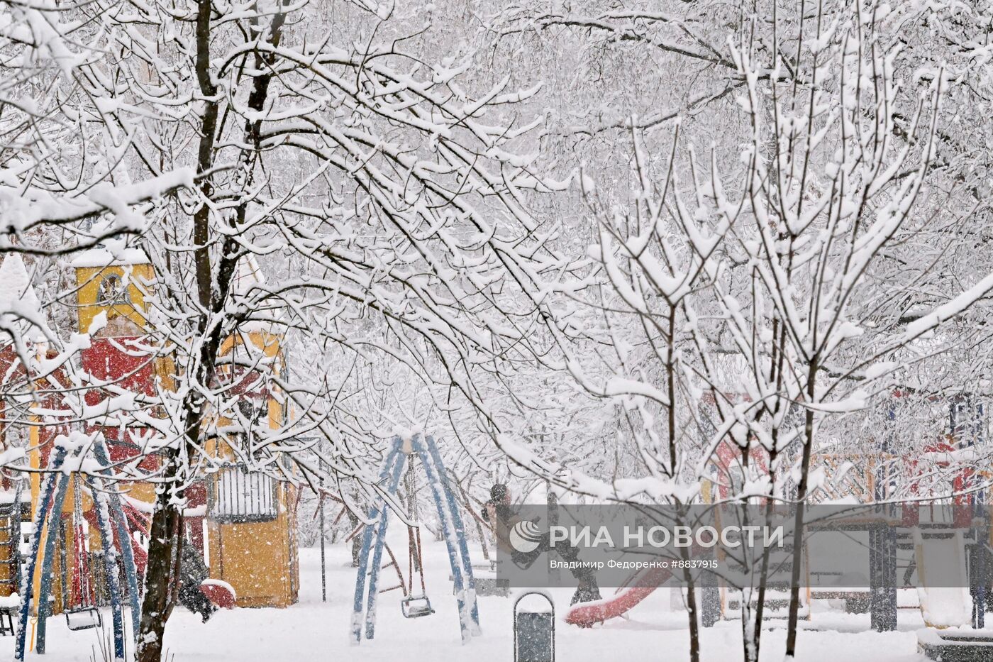 Снег в Москве