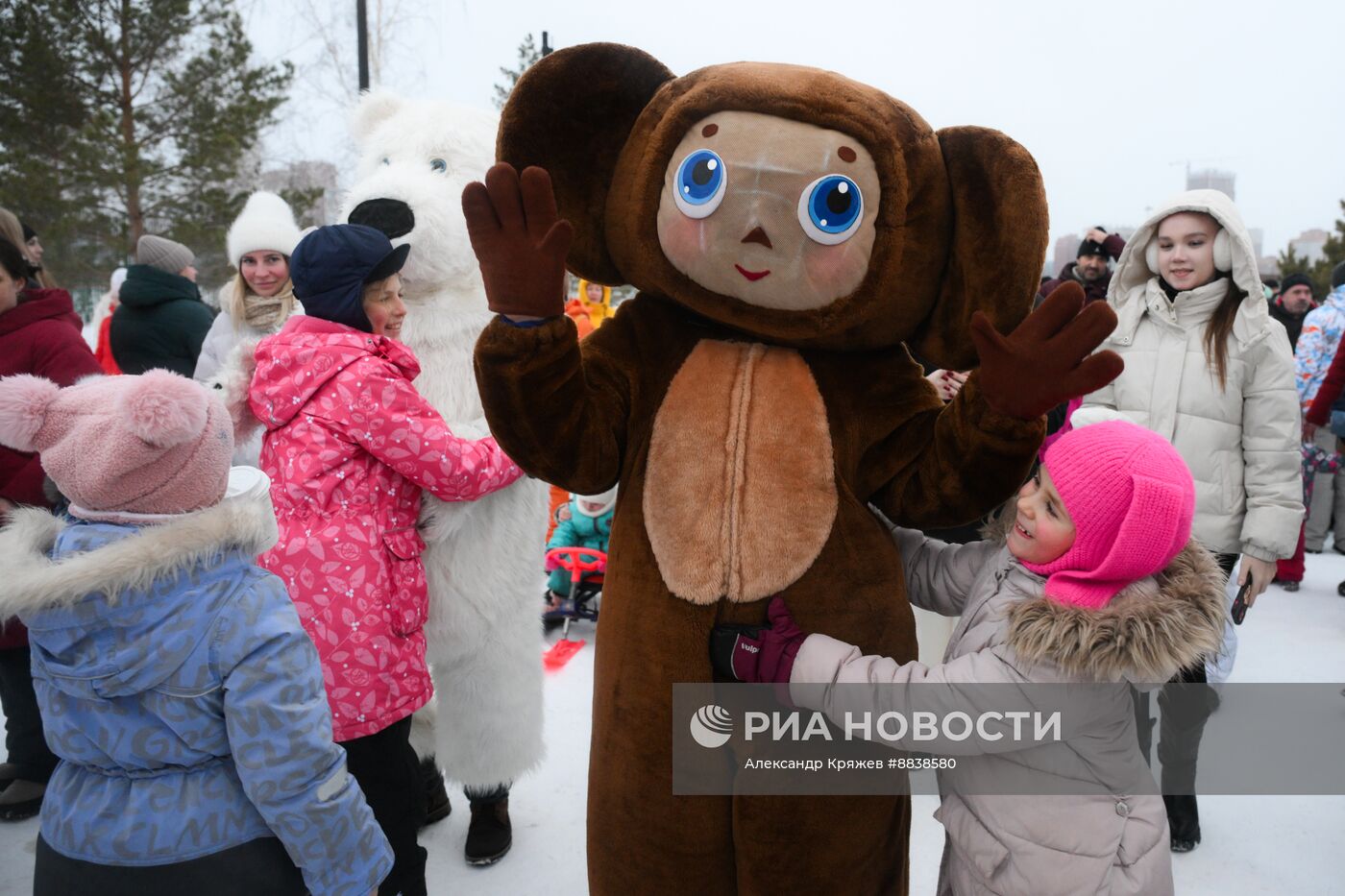 День рождения Снежной бабы в Новосибирске