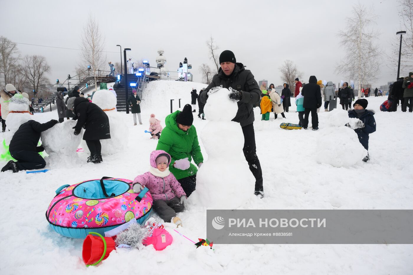 День рождения Снежной бабы в Новосибирске