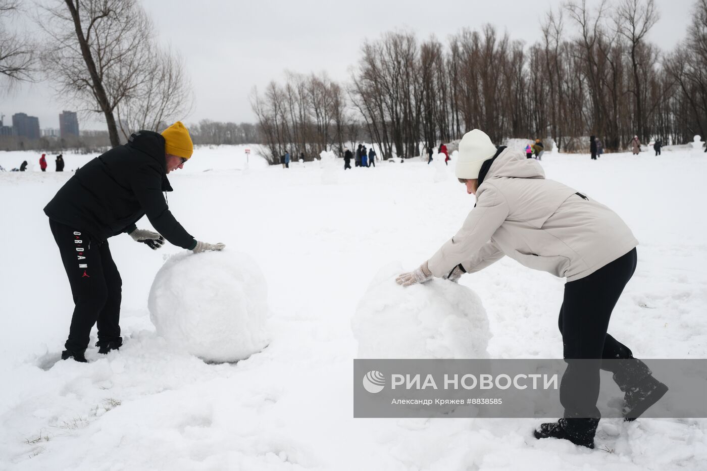 День рождения Снежной бабы в Новосибирске