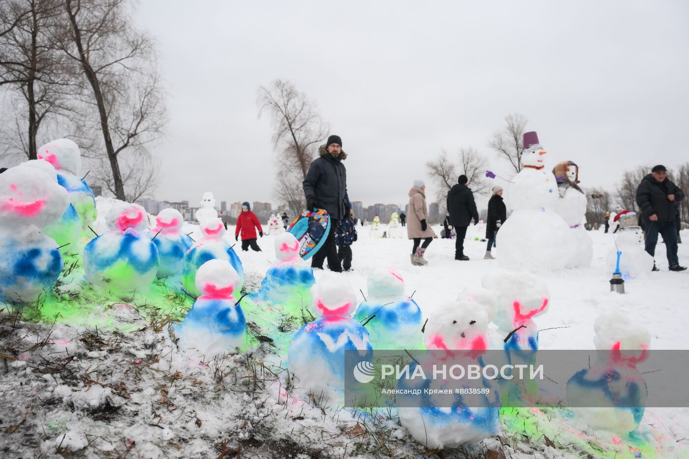 День рождения Снежной бабы в Новосибирске