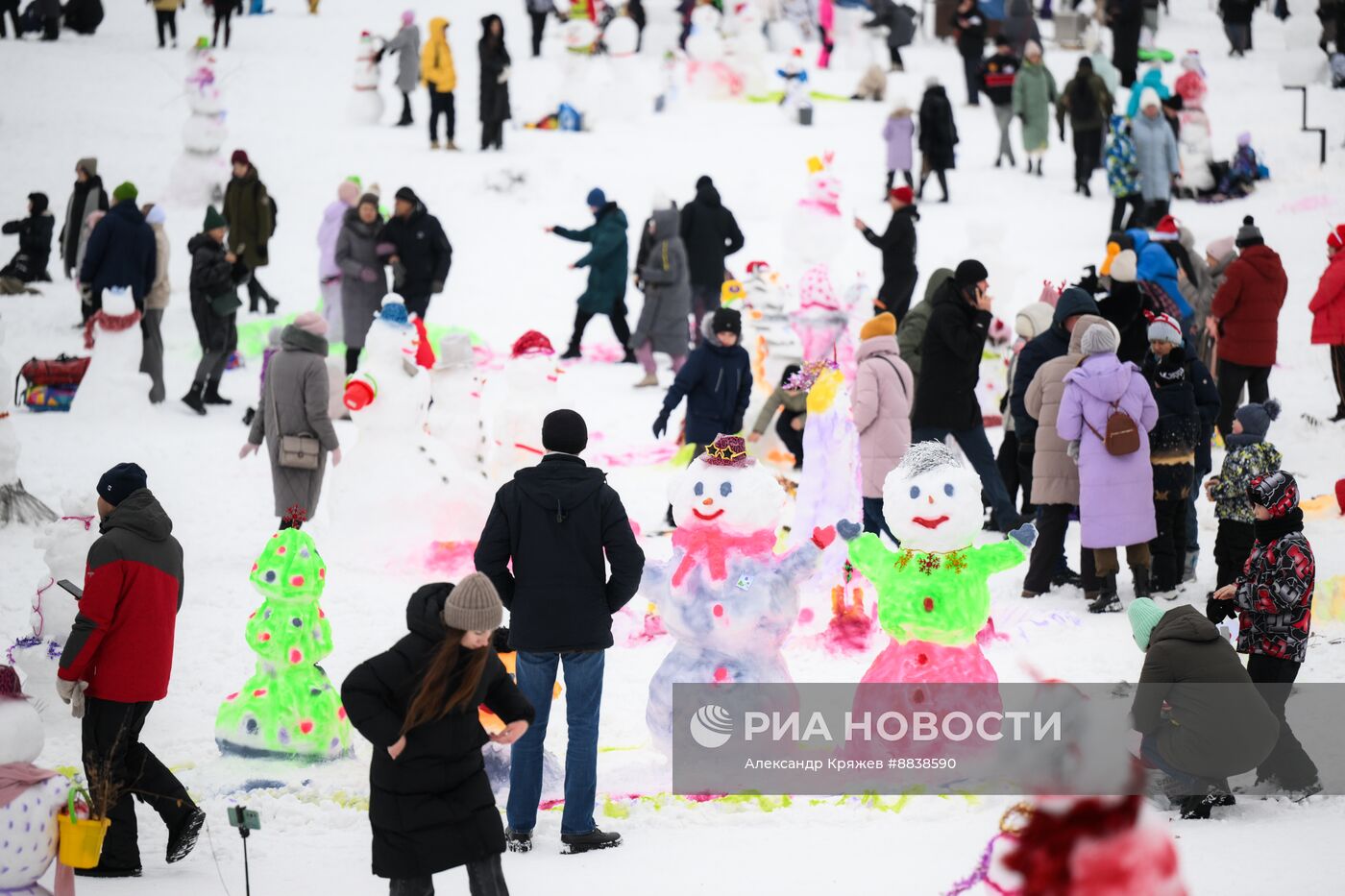 День рождения Снежной бабы в Новосибирске