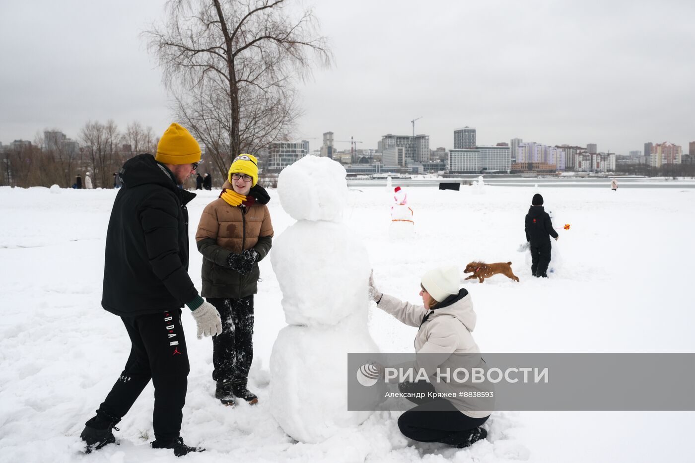 День рождения Снежной бабы в Новосибирске