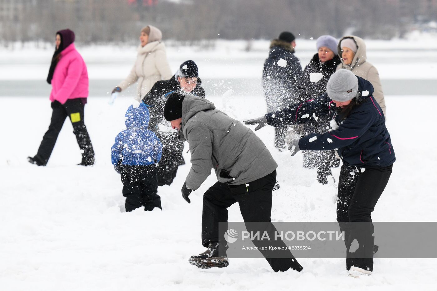 День рождения Снежной бабы в Новосибирске