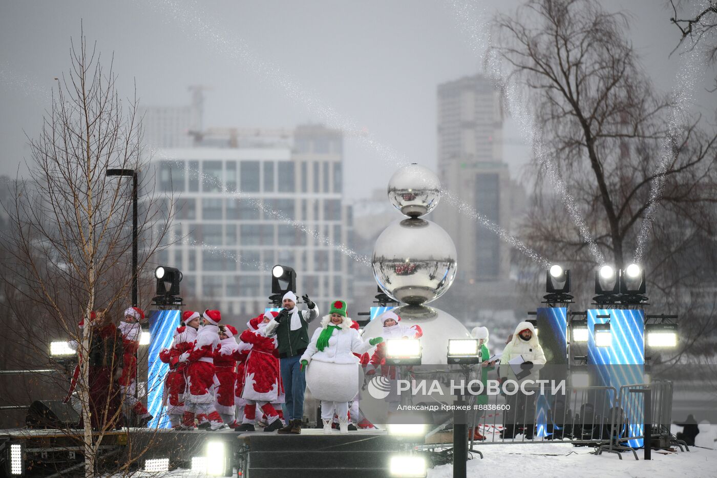 День рождения Снежной бабы в Новосибирске