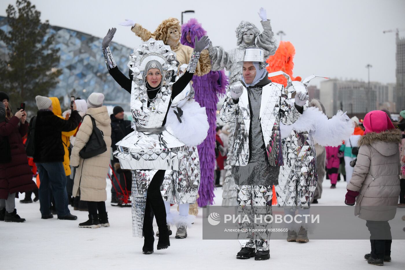 День рождения Снежной бабы в Новосибирске