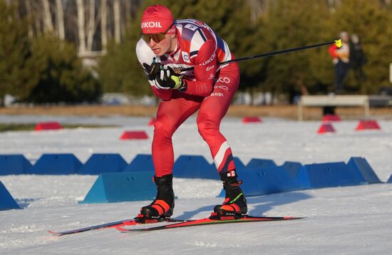 Забег лучших лыжников и биатлонистов "Гонка чемпионов". День первый