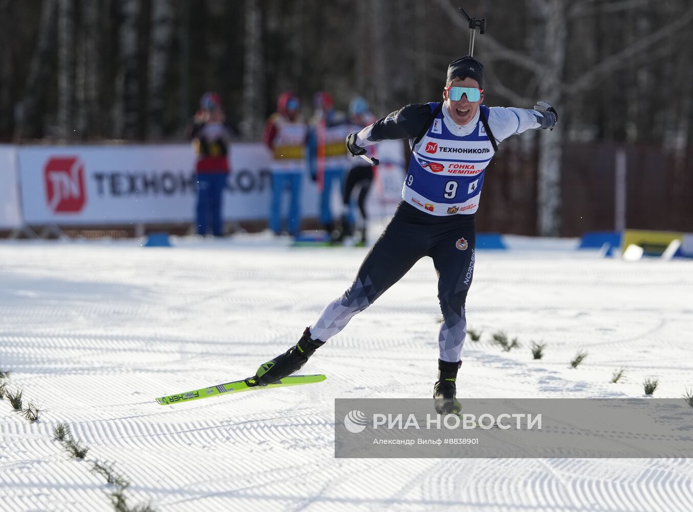 Забег лучших лыжников и биатлонистов "Гонка чемпионов". День второй. Эстафета