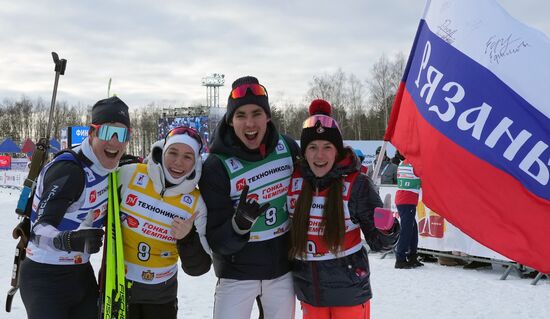 Забег лучших лыжников и биатлонистов "Гонка чемпионов". День второй. Эстафета