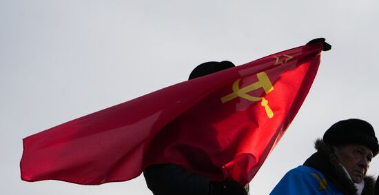 Забег лучших лыжников и биатлонистов "Гонка чемпионов". День второй. Эстафета