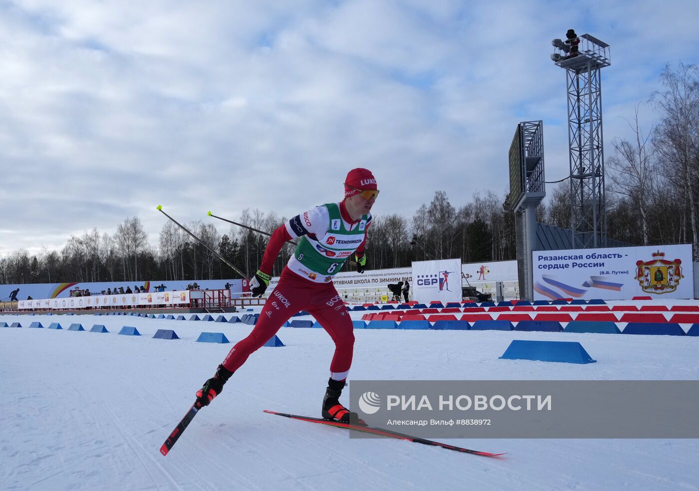 Забег лучших лыжников и биатлонистов "Гонка чемпионов". День второй. Эстафета