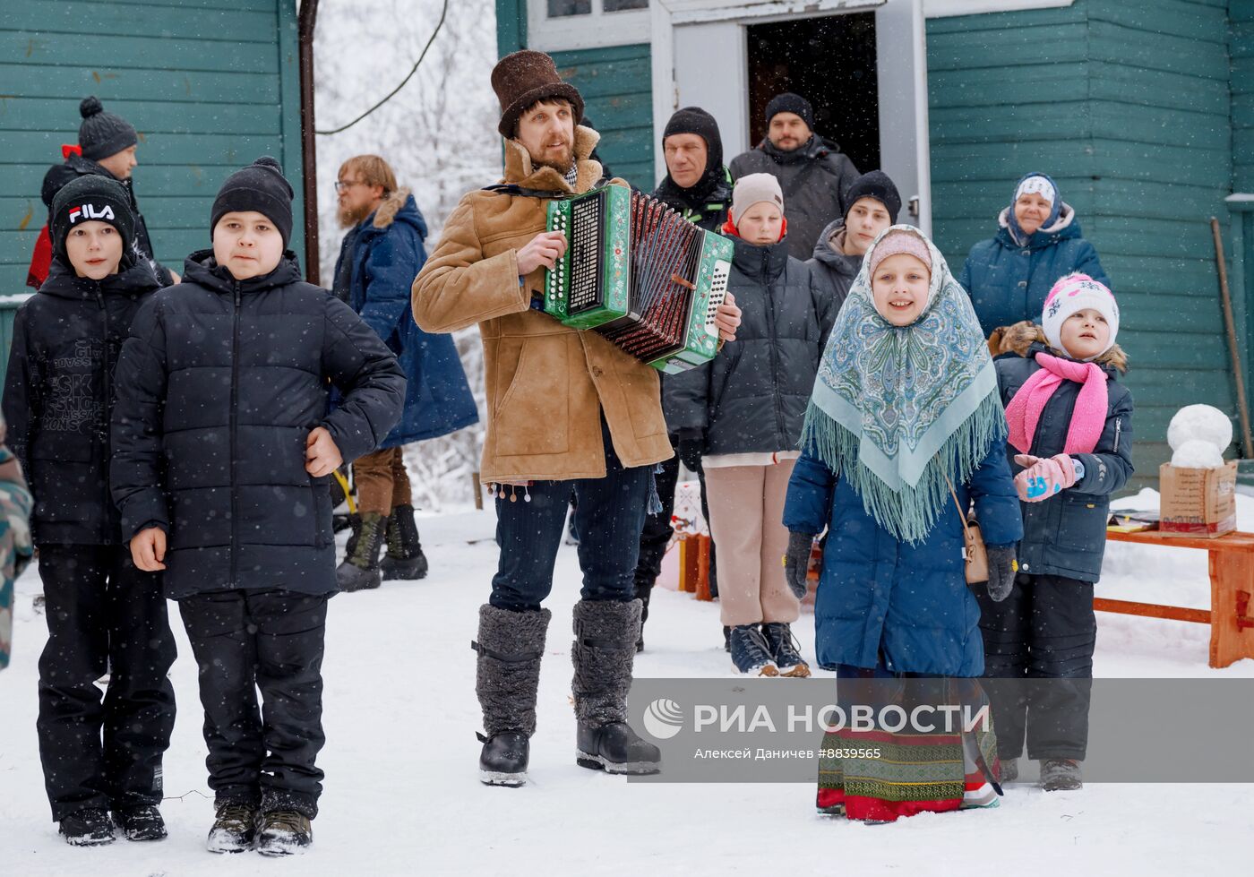 Празднование Рождества староверческой общиной в Ленинградской области
