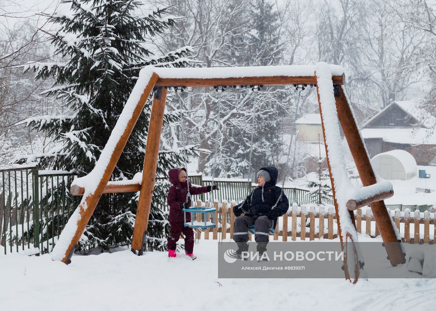 Празднование Рождества староверческой общиной в Ленинградской области