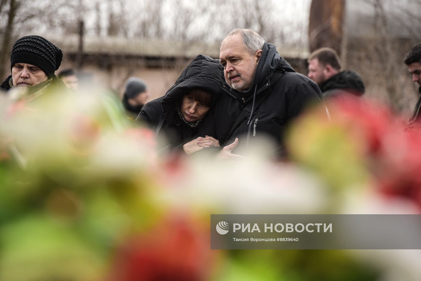 Прощание с погибшим в зоне СВО военкором "Известий" Александром Мартемьяновым