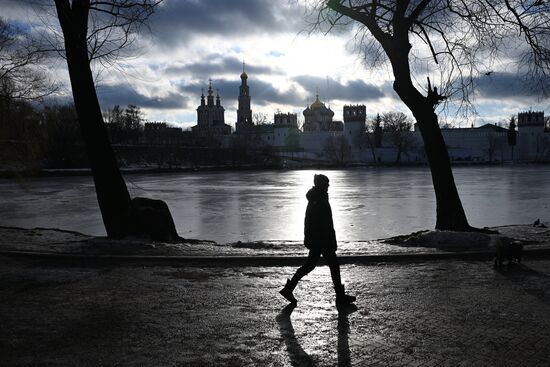 Теплая погода в Москве