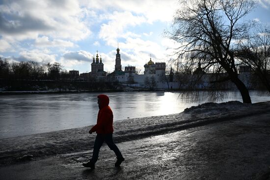 Теплая погода в Москве