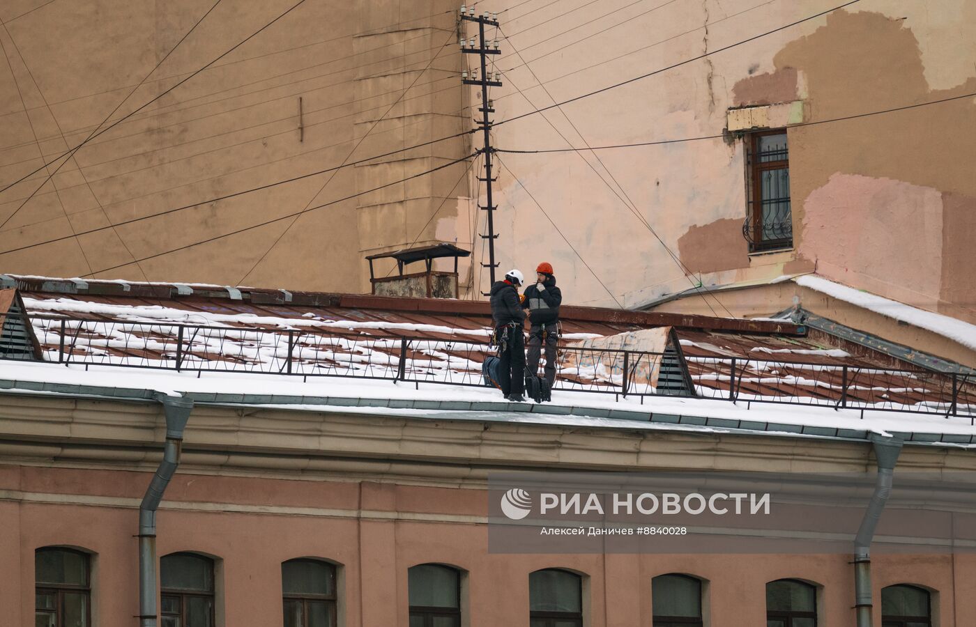 Уборка снега в Санкт-Петербурге