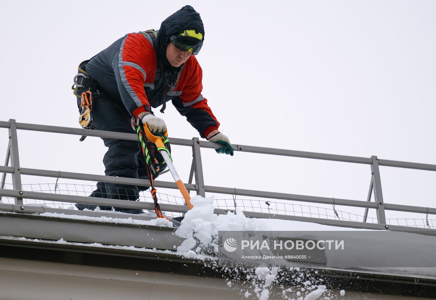 Уборка снега в Санкт-Петербурге