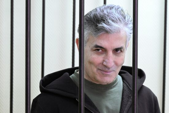 Рассмотрение вопроса о продлении срока ареста экс-адвокату Э. Пашаеву