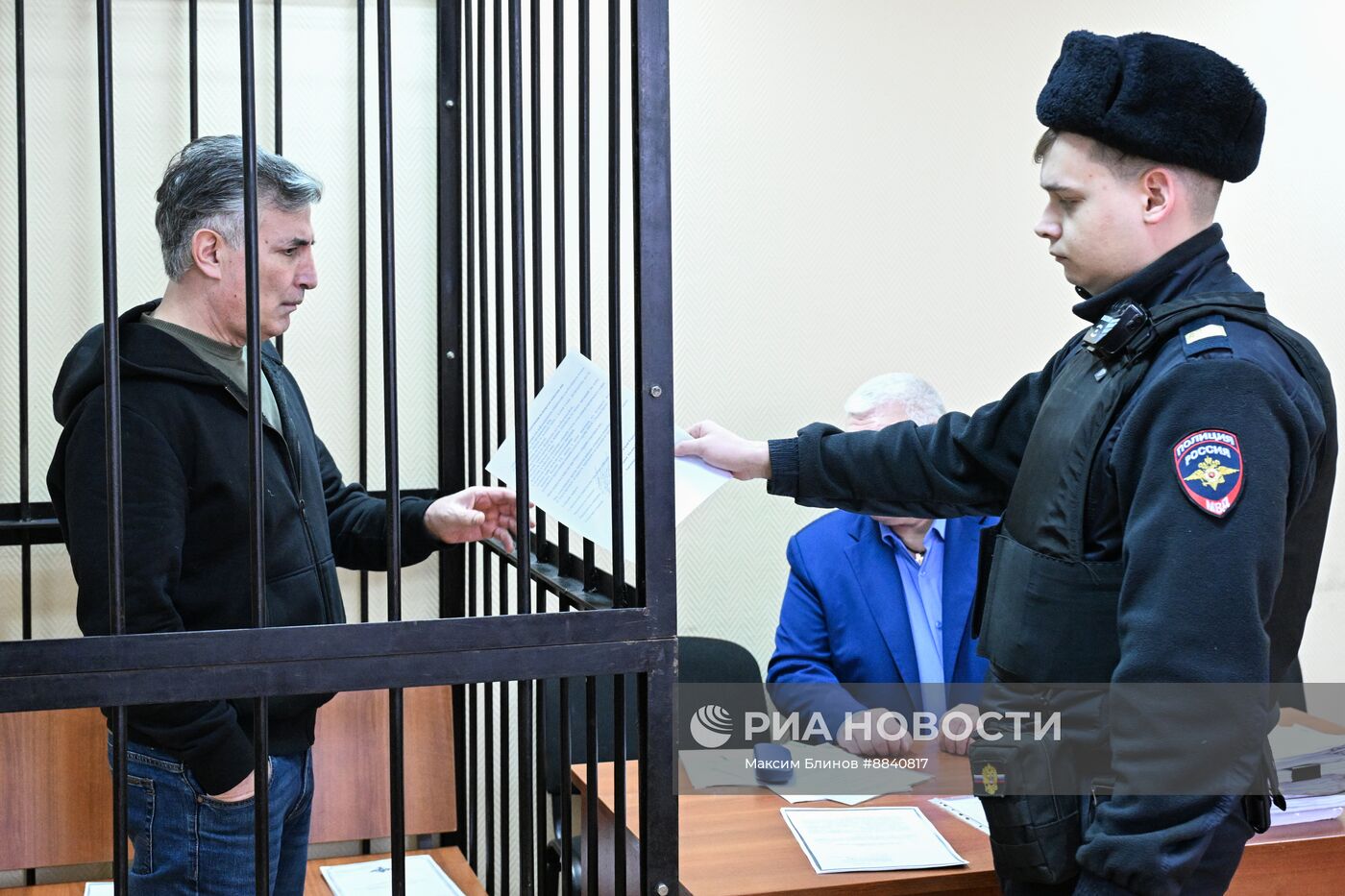 Рассмотрение вопроса о продлении срока ареста экс-адвокату Э. Пашаеву