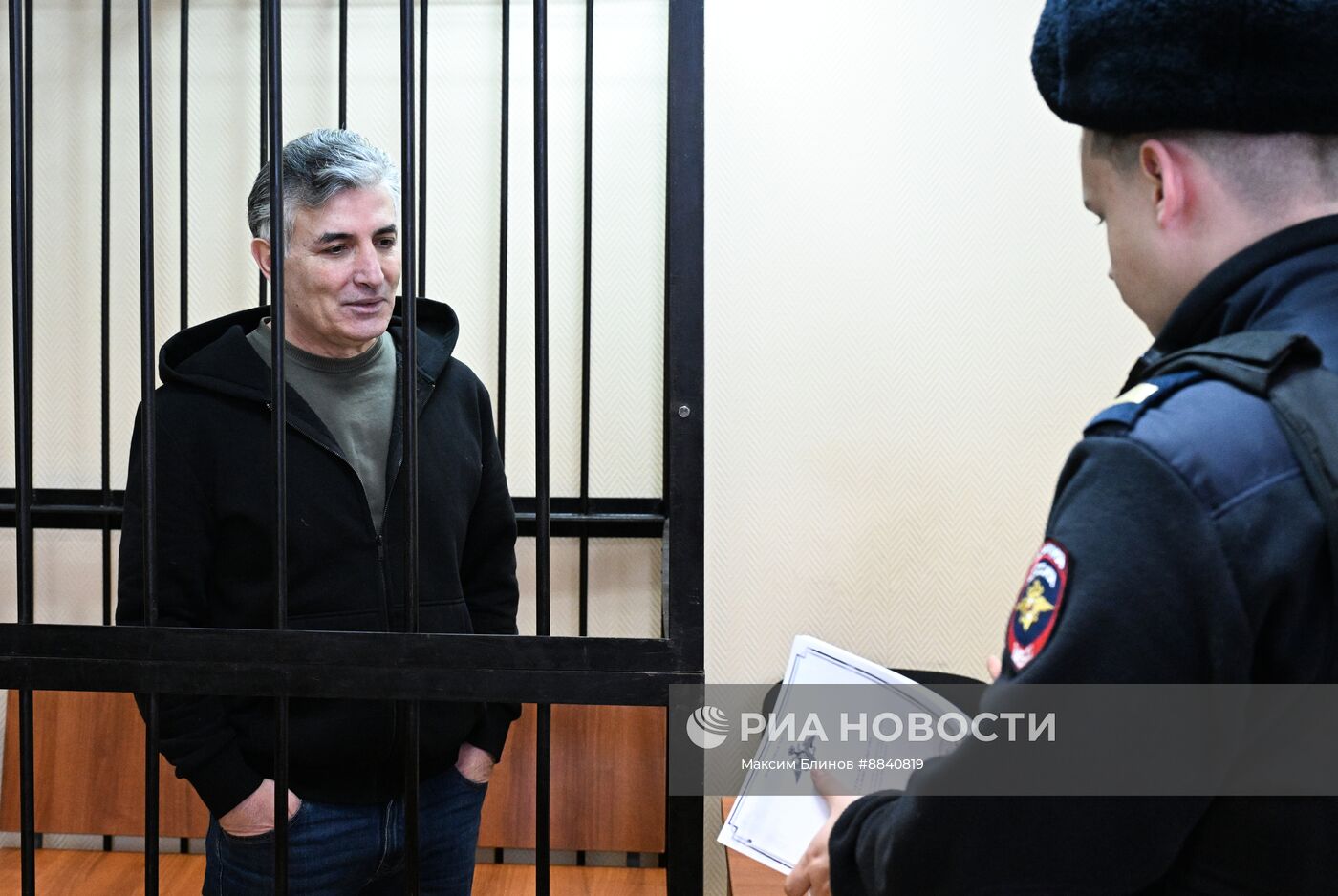 Рассмотрение вопроса о продлении срока ареста экс-адвокату Э. Пашаеву