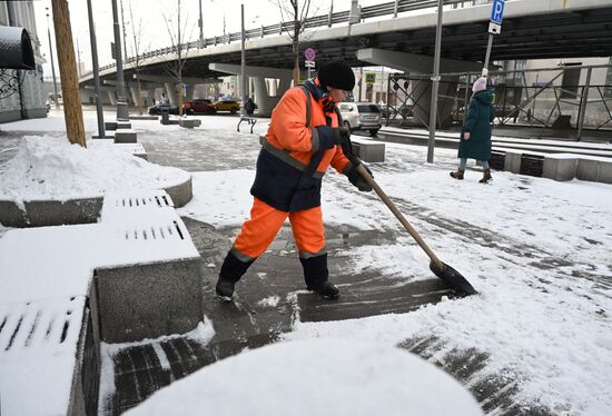 Снег в Москве