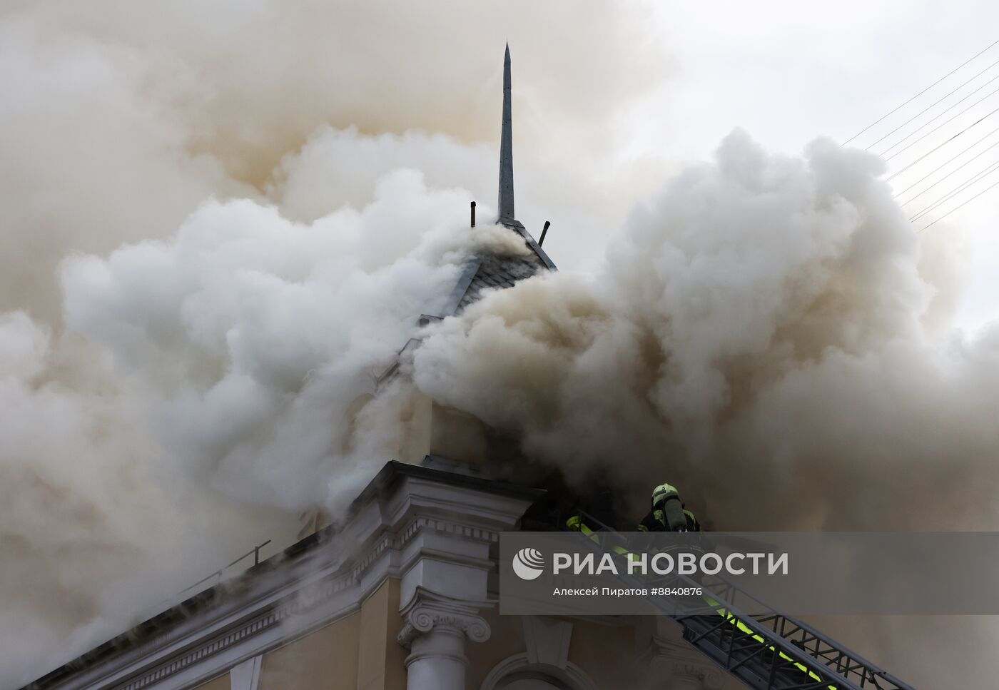 Пожар в здании военного госпиталя в Туле