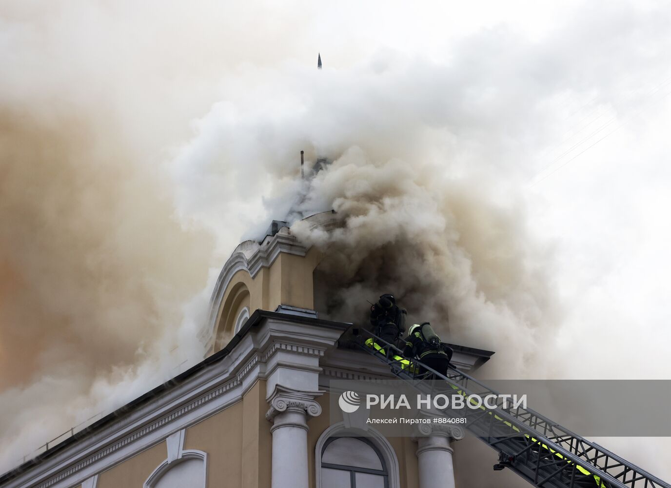 Пожар в здании военного госпиталя в Туле