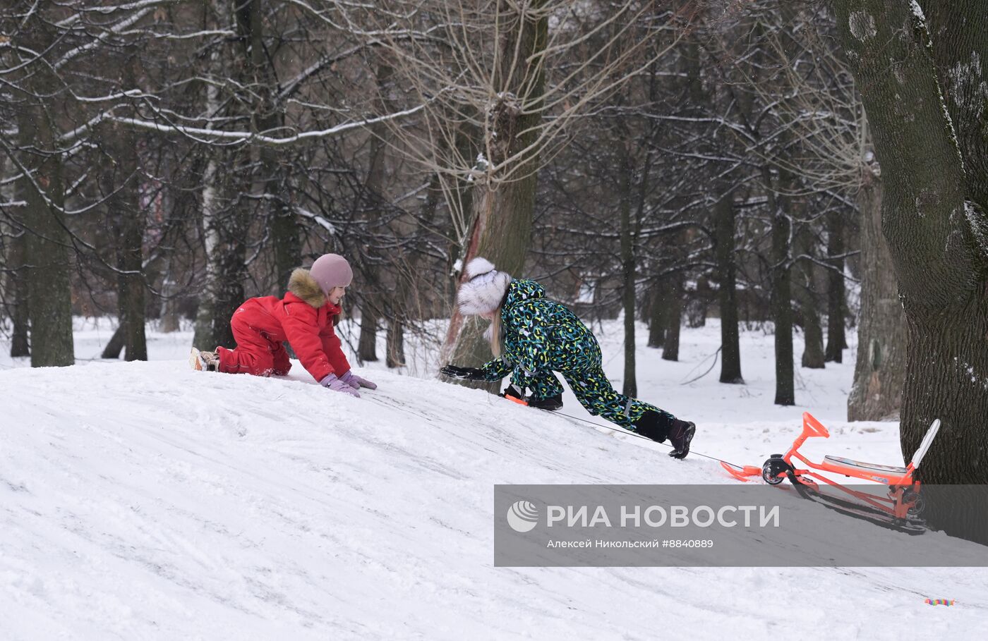 Снег в Москве