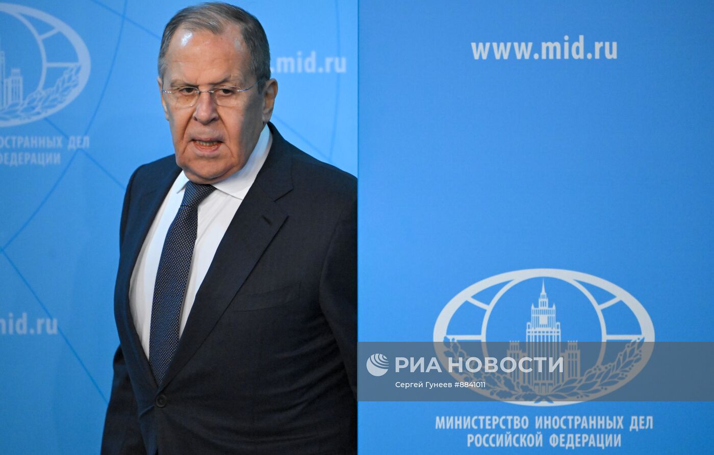 Пресс-конференция главы МИД РФ С. Лаврова