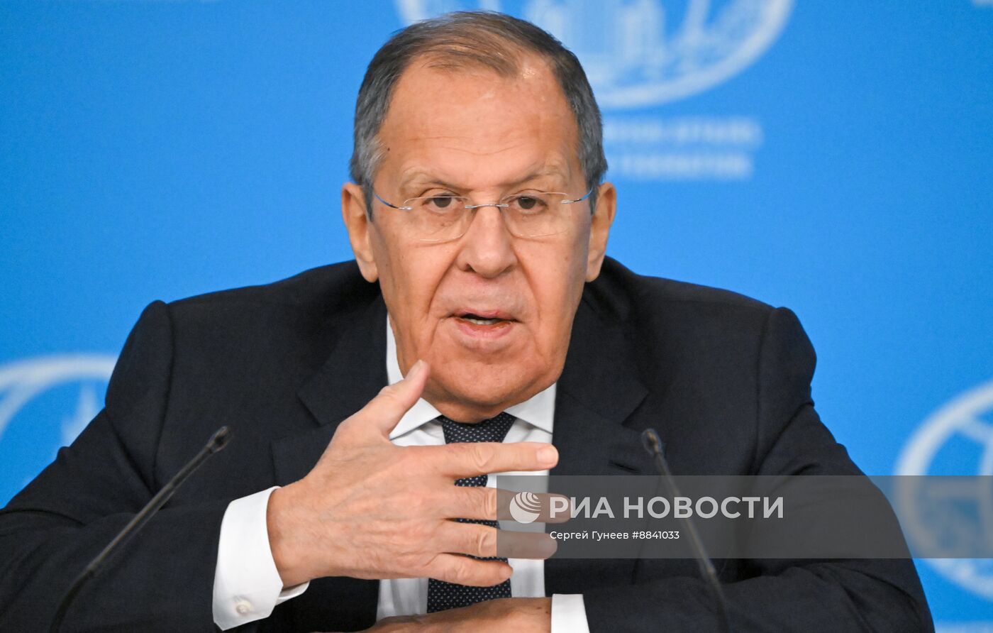 Пресс-конференция главы МИД РФ С. Лаврова