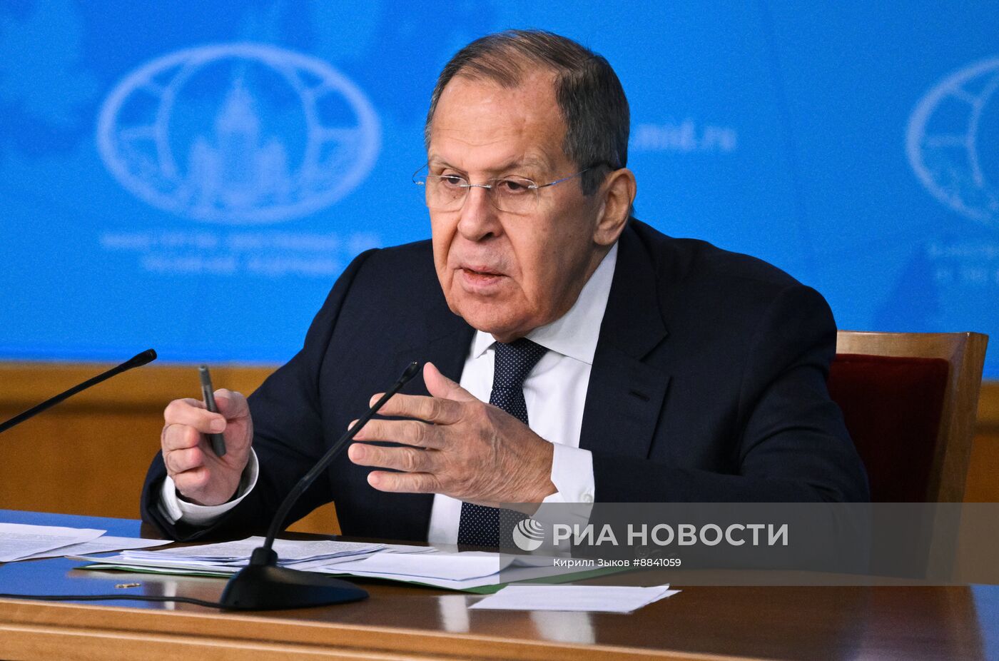 Пресс-конференция главы МИД РФ С. Лаврова